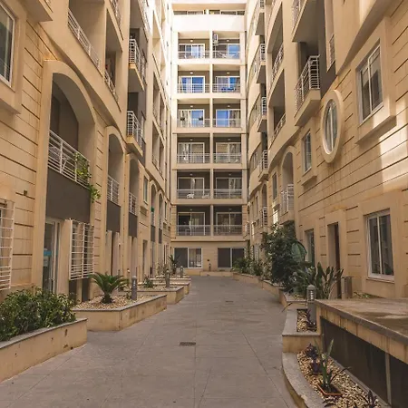 Apartment Balluta Bay Spacious - 2br Sliema