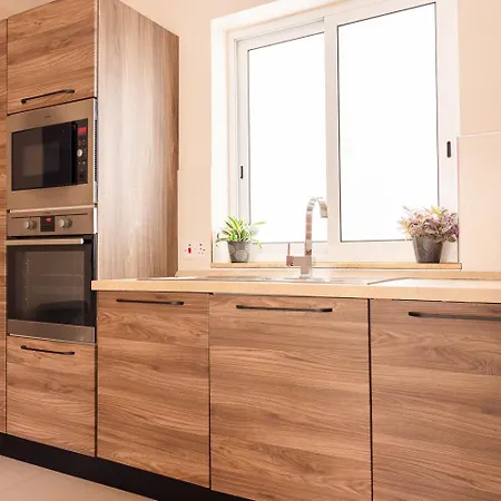 Balluta Bay Spacious - 2br